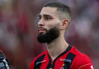 Vitória aciona CNRD para cobrar dívida milionária do Grêmio por zagueiro