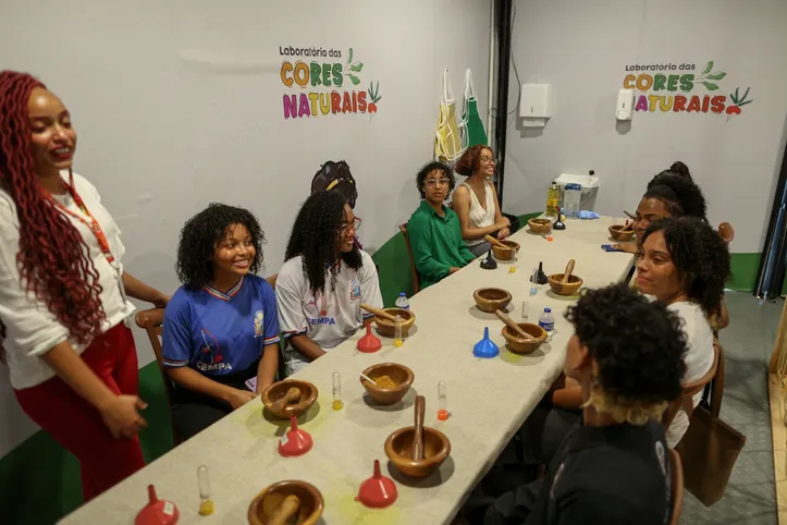 Laboratório das Cores Naturais na Casa A TARDE, do programa A Tarde Educação durante a Fenagro 2024