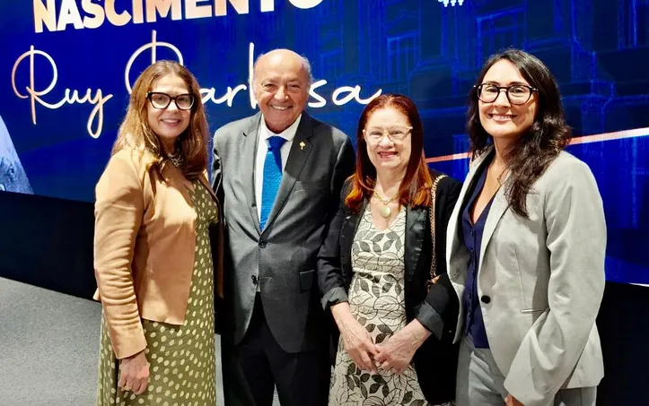 Joaci Goes com Marielza Brandão Franco, Lícia Fragoso Modesto e Adriana Barreto, durante a solenidade no Tribunal de Justiça