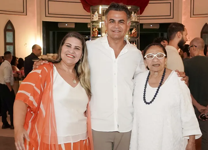idealizador, Fernando Reis, com as produtoras do evento, Helaine
Schindler e Lícia Fábio