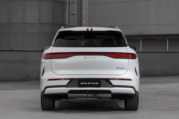 BYD Atto 8 foi lançado no Salão do Automóvel