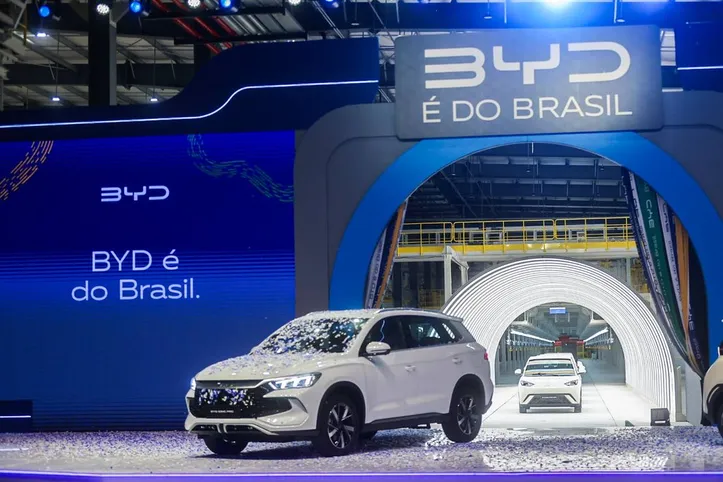 Carro da BYD produzido na Bahia