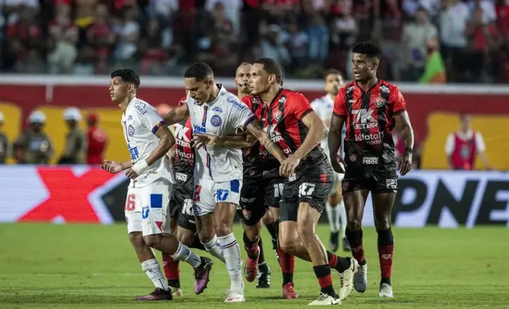 Bahia e Vitória em campo pelo Barradão