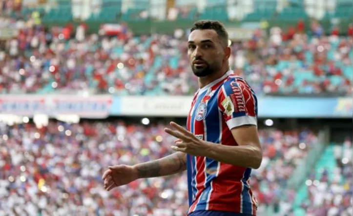 Gilberto em campo pelo Bahia