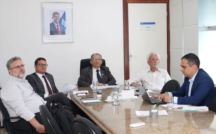 Reunião aconteceu nesta terça-feira, 25