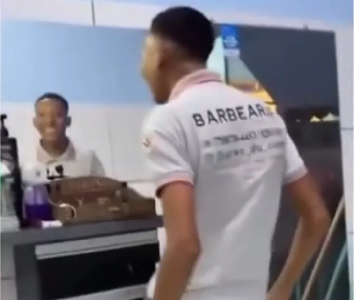 Caíque trabalhava em barbearia
