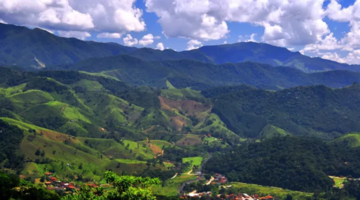 Imagem ilustrativa da imagem 10 cidades mais místicas do Brasil: OVNIs, portais e centros de energia esotérica