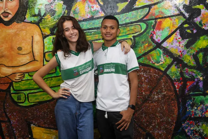 Estudantes Ana Beatriz e Marcos Vinícius