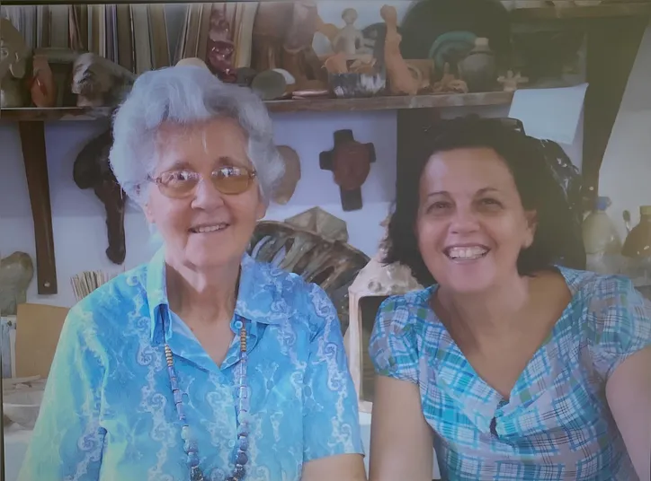 Hilda e a mãe, Ângela Boaventura Leite Salomão