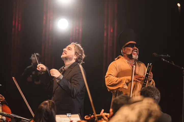 Imagem ilustrativa da imagem Carlinhos Brown retorna à Concha com show que mistura axé e orquestra