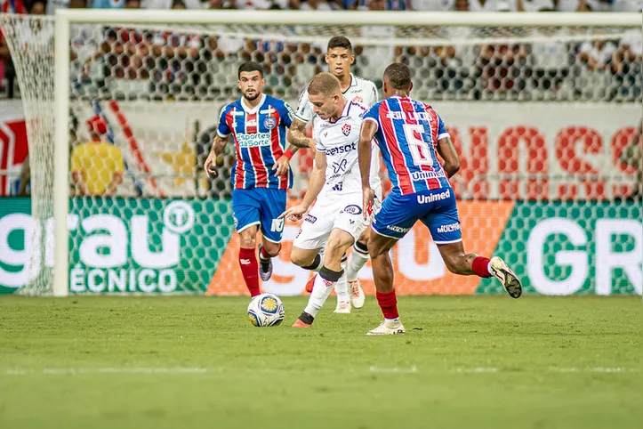Cauly, Camutanga, Léo Naldi e Jean Lucas no último Ba-Vi disputado em um dia de semana
