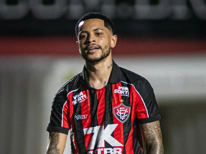Matheuzinho foi o primeiro atleta expulso do Vitória no Brasileirão