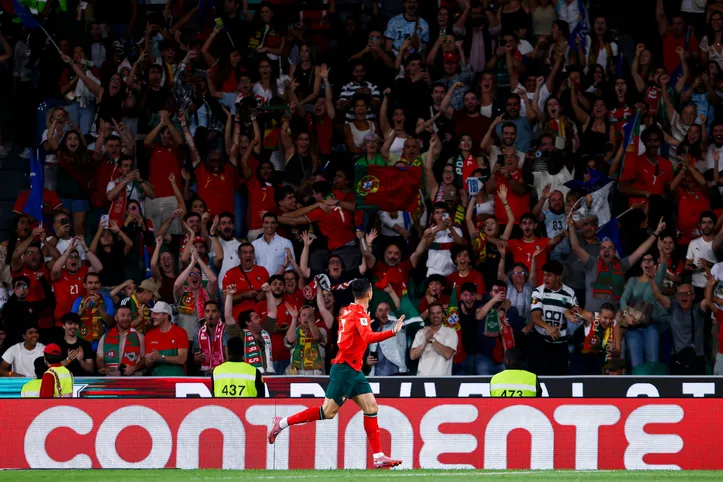 Cristiano Ronaldo marcou os dois gols de Portugal