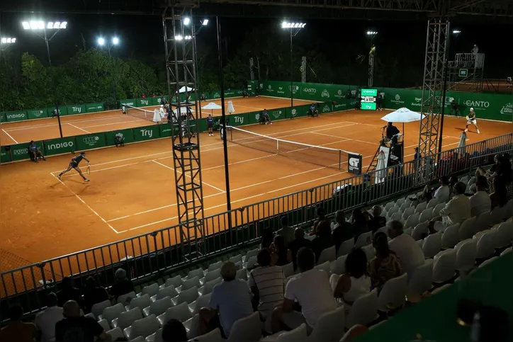 Imagem ilustrativa da imagem Costa do Sauípe Open estreia chave principal com vitória de brasileiro