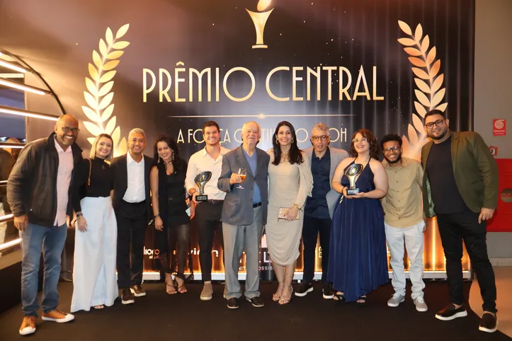 Representantes do Grupo Aratu estiveram na cerimônia do Prêmio Central de Outdoor Nacional 2025