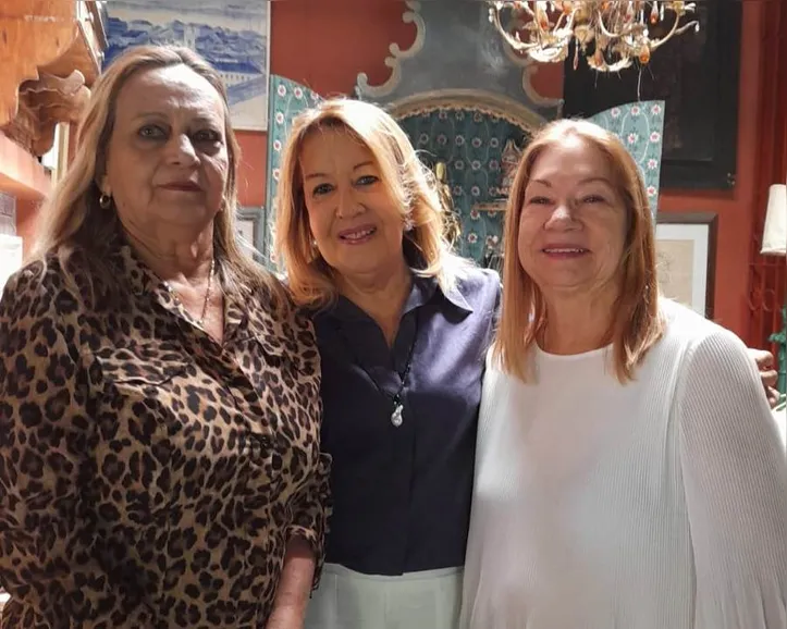 Ângela com as amigas, Florzinha Tavares e Natal Gama