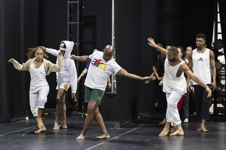 Oficina de Dança Afro com Zebrinha