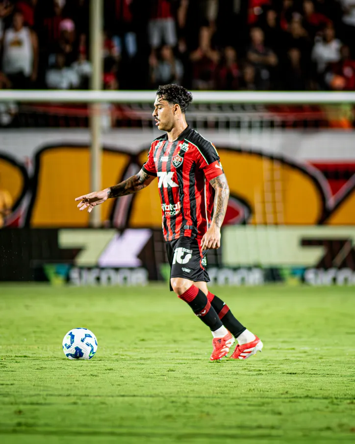 Vitória e Botafogo se enfrentam pela 33ª rodada do Brasileirão