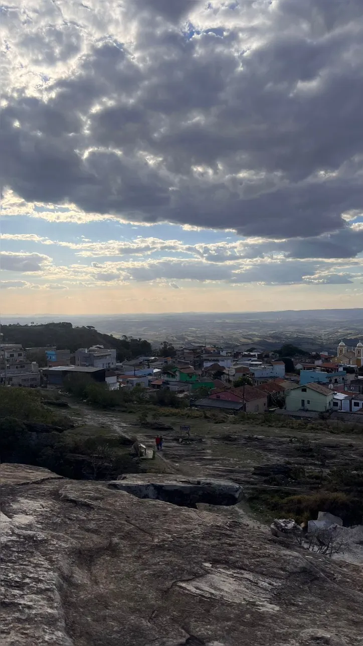 Alto da Pedra da Bruxa, com a vista pra São Tomé