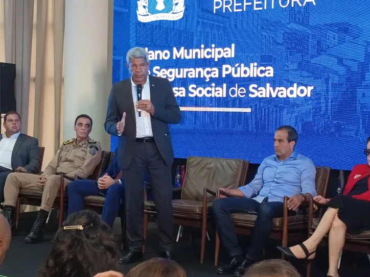 Ao lado do prefeito Bruno Reis (União Brasil), Jerônimo agradeceu ao gestor municipal pelo convite e destacou a importância da iniciativa