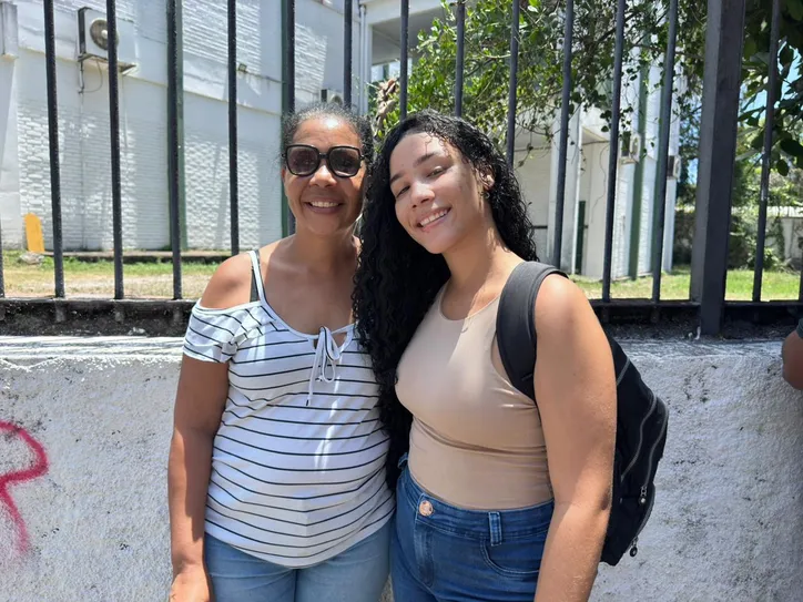 Maria Stella, 18, e sua mãe, Patrícia, 50.