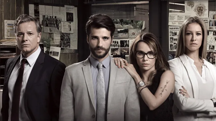 Cena de Dupla Identidade