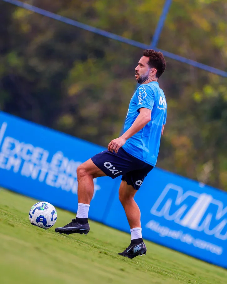 Everton Ribeiro em jogo treino pelo Bahia