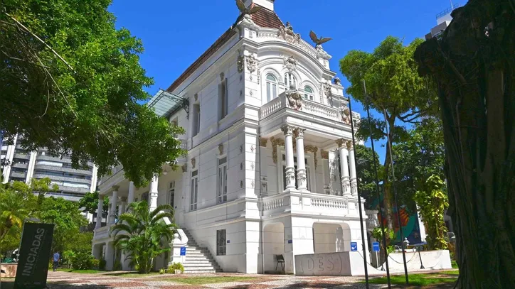 Museu de Arte Contemporânea da Bahia (MAC) é opção de graça na cidade