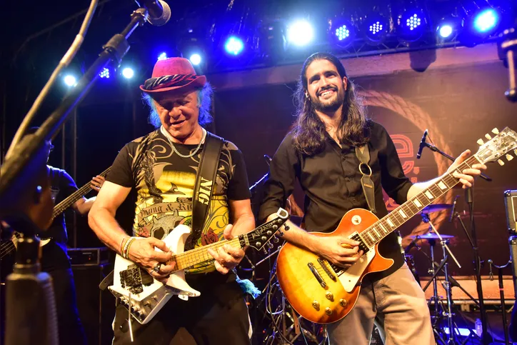 Cantores Armandinho Macedo e Eric Assmar, da Bahia