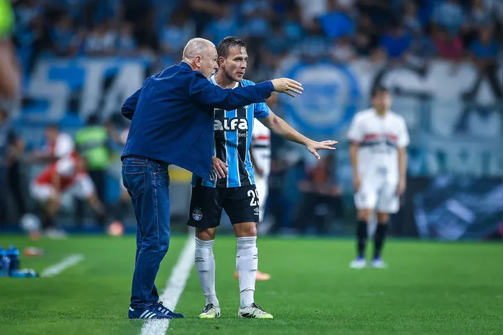 Imagem ilustrativa da imagem Grêmio perde titular absoluto para enfrentar o Bahia; veja desfalques