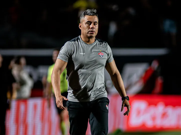 Jair Ventura, técnico do Vitória