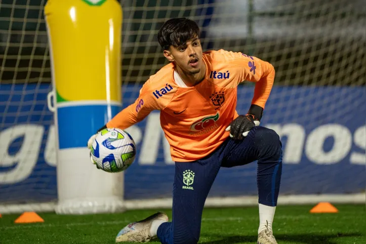 Arthur Jampa, do Bahia, em campo pela Seleção Brasileira