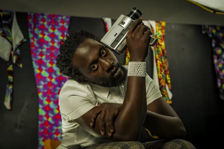 Licínio Januário interpreta um angolano exilado durante a ditadura militar