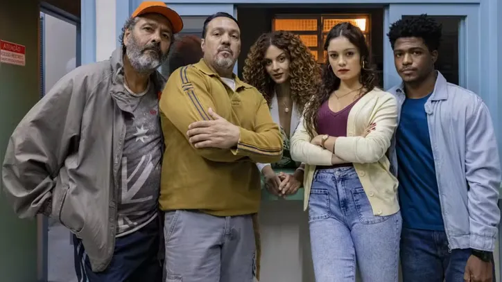 Imagem ilustrativa da imagem La Casa de Papel brasileira: Três Graças tem 5 mocinhos virando anti-heróis