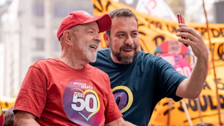 Boulos e Lula durante campanha em São Paulo, em 2024