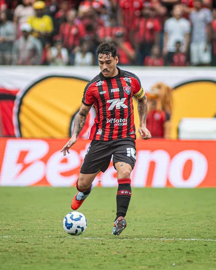 Vitória e Internacional pela 32ª rodada do Brasileirão