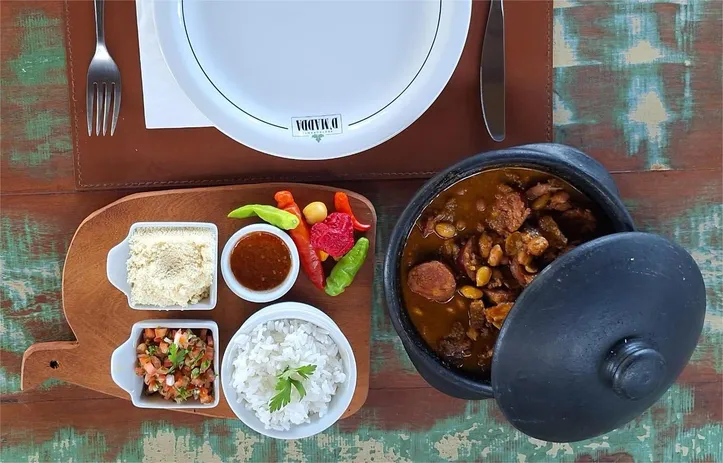 Imagem ilustrativa da imagem Música e gastronomia: quando notas e temperos dançam juntos na mesa