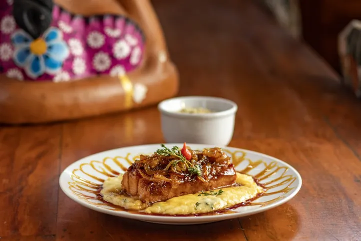 Imagem ilustrativa da imagem Música e gastronomia: quando notas e temperos dançam juntos na mesa