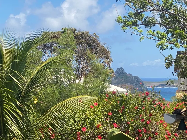 Imagem ilustrativa da imagem Não é só hotel: Noronha cobra diárias progressivas durante estadia