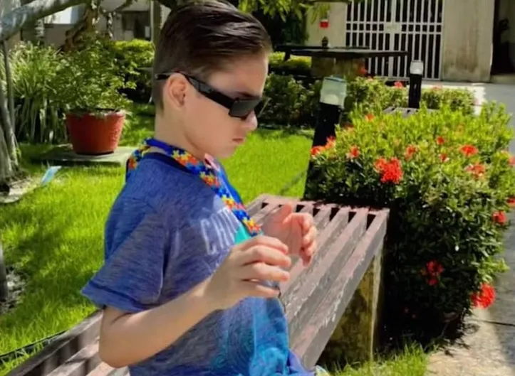 Arthur era autista e tinha deficiência visual