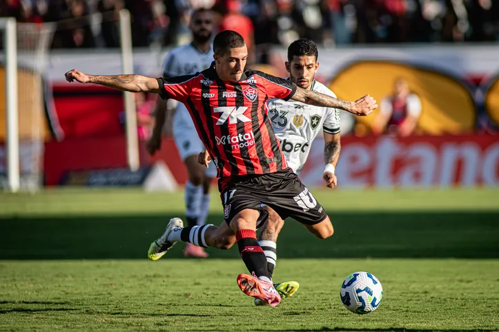Vitória e Palmeiras se enfrentam nesta quinta, 20