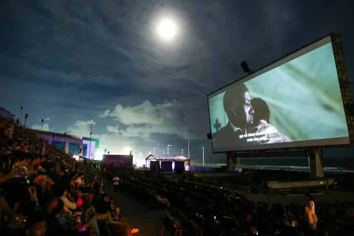 Imagem ilustrativa da imagem 'Pecadores' assusta Salvador em exibição gigante do Open Air Brasil
