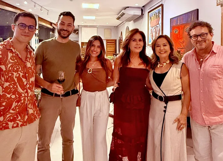 Luan Argolo, Jhonis Mel, Alessa Bastos, Anna Libório, Simone Flores e Fábio Lago durante o Natal Benemérito