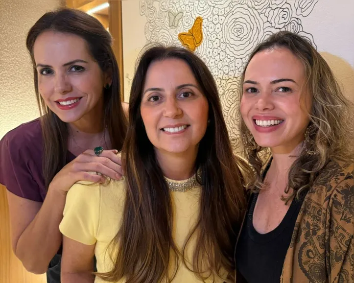 Cris Vita, Adriane Lins e Let Marques: encontro de arte e luz
