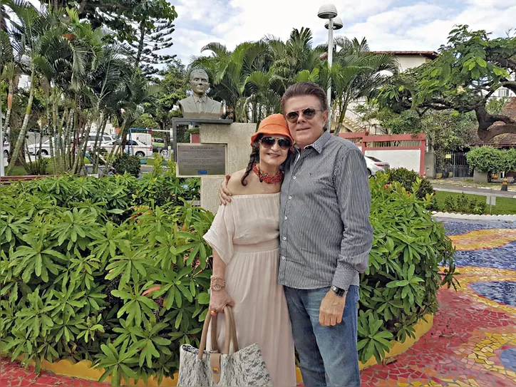 Rosamaria Murtinho ao lado do amigo Sílvio Batalha