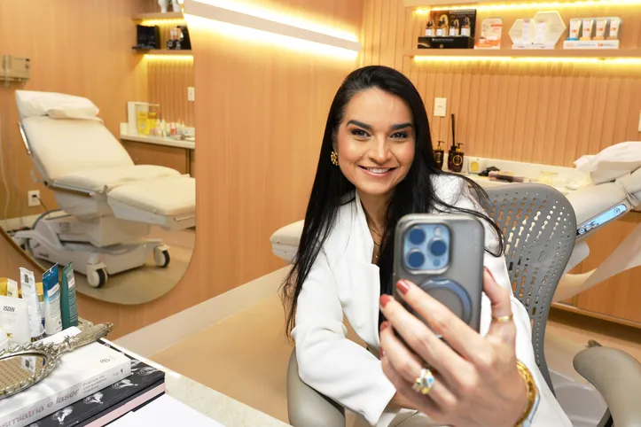 A dermatologista baiana Marilu Tiúba acumula quase 20 mil seguidores na plataforma
