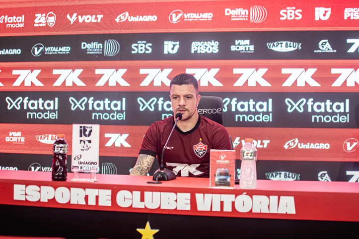 Renato Kayzer durante entrevista coletiva