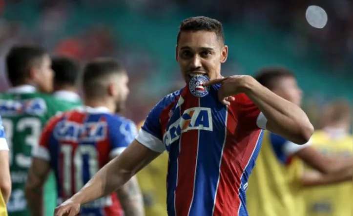 Edigar Junior em campo pelo Bahia
