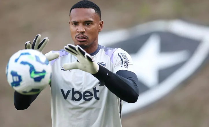 John, ex-jogador do Botafogo