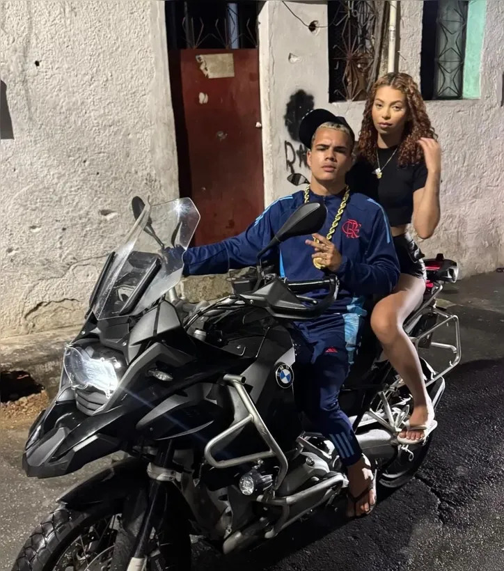 Japinha e seu namorado em novo post